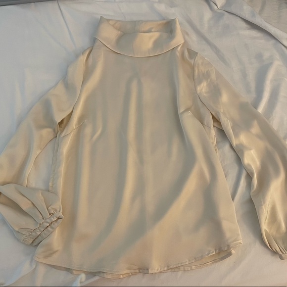 Must go before 27th! Mango Satin Blouse Size S - Picture 1 of 4